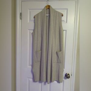 Super soft Sleeveless open front long cardigan. Worn once.